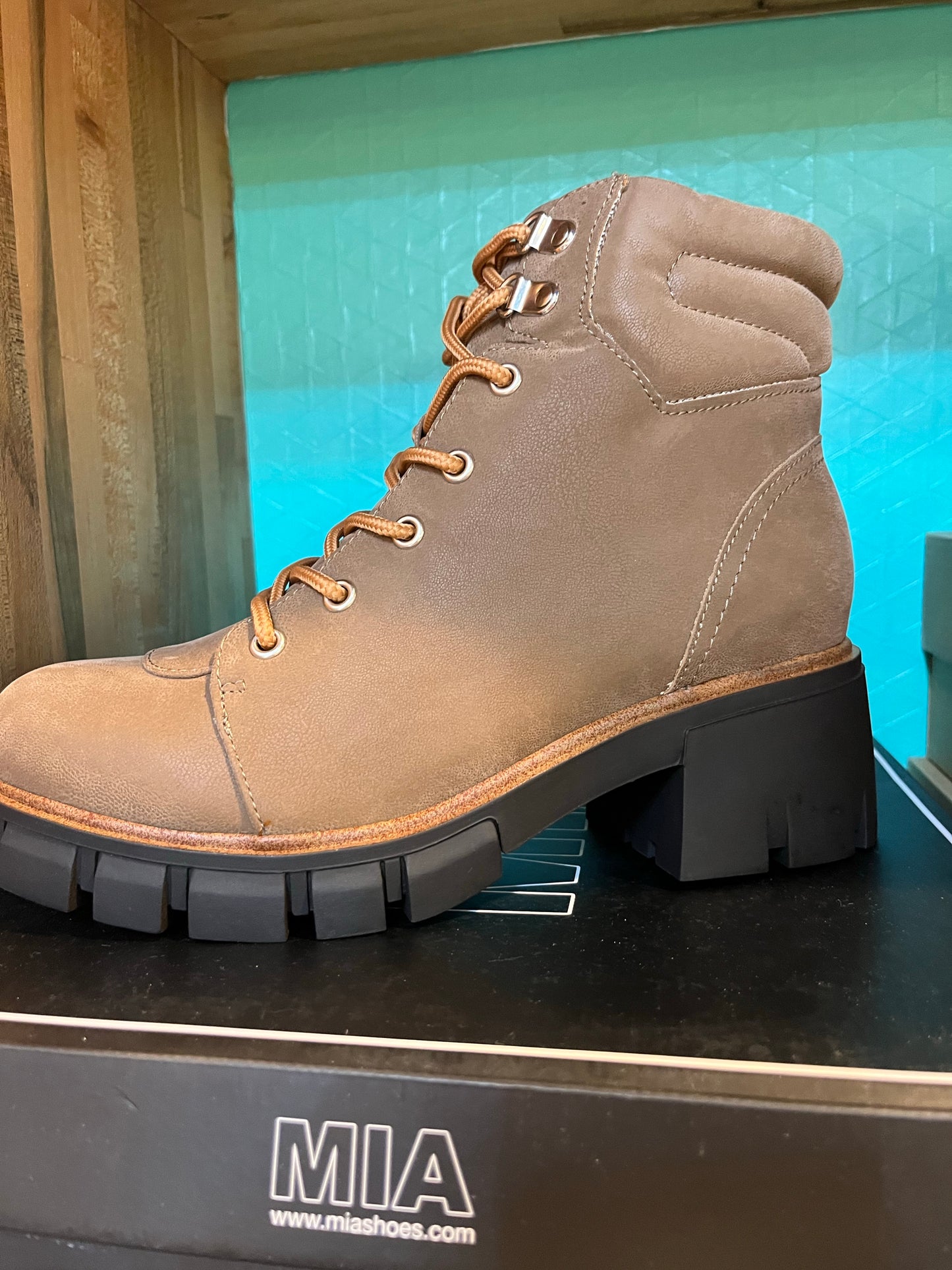 Catalin Boot Taupe High Top